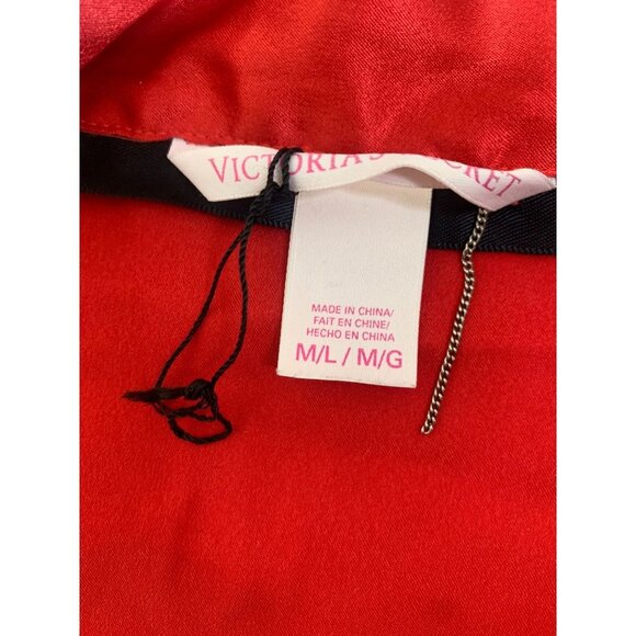 Victoria Secret 2000โs Red Satin Robe With An Ajustable Waistband Size Medium - Picture 7 of 9